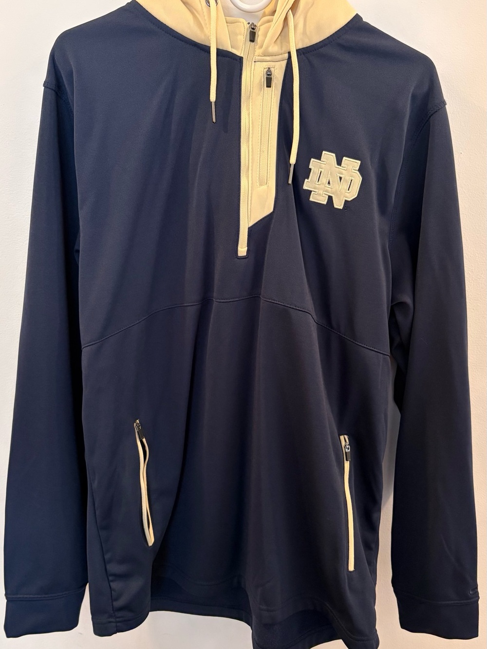 Colosseum Navy and Cream Mens Hoodie Label Detail